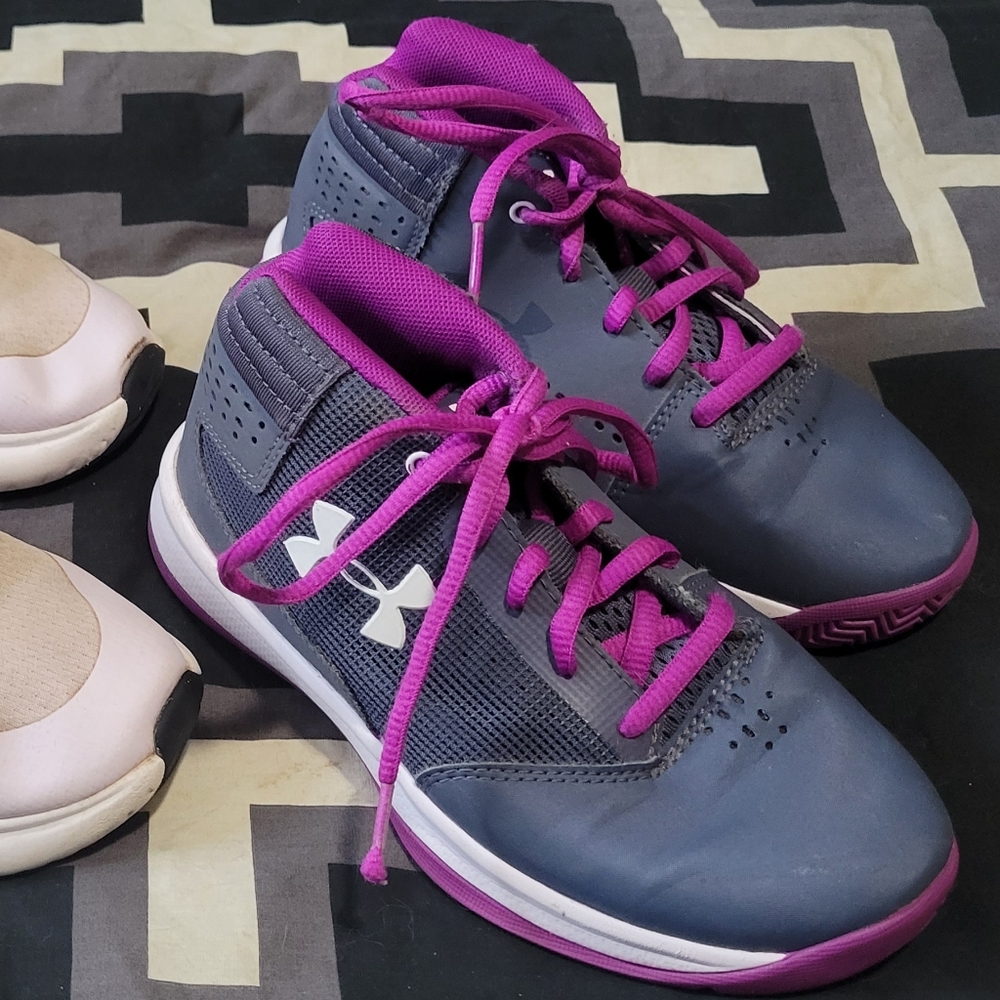 Under Armour Youth Size 13k Basketball Shoes